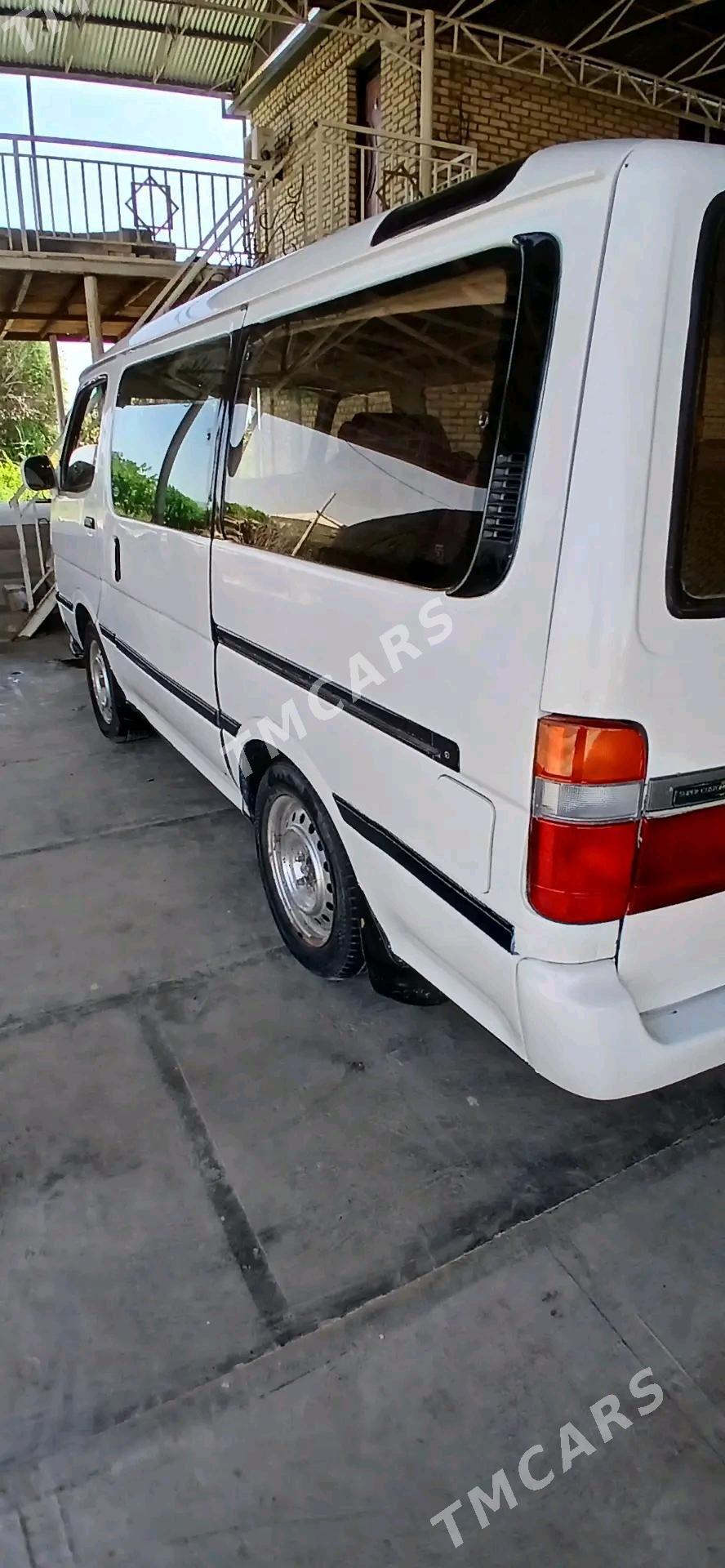 Toyota Hiace 1993 - 50 000 TMT - Мары - img 2