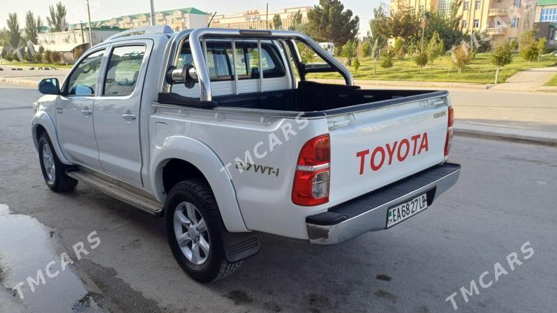 Toyota Hilux 2013 - 350 000 TMT - Керки - img 8