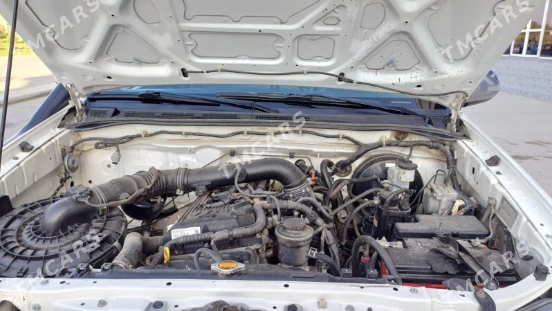 Toyota Hilux 2013 - 350 000 TMT - Керки - img 5