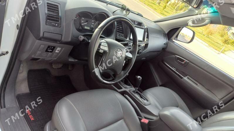 Toyota Hilux 2013 - 350 000 TMT - Керки - img 1