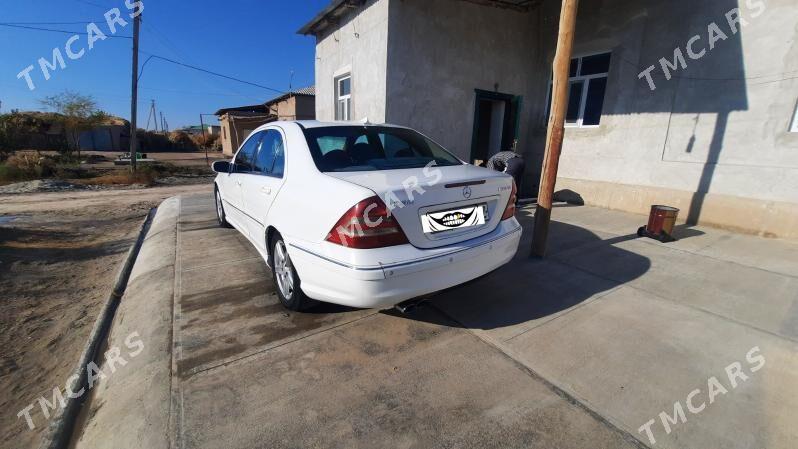 Mercedes-Benz C320 2002 - 80 000 TMT - Дашогуз - img 3