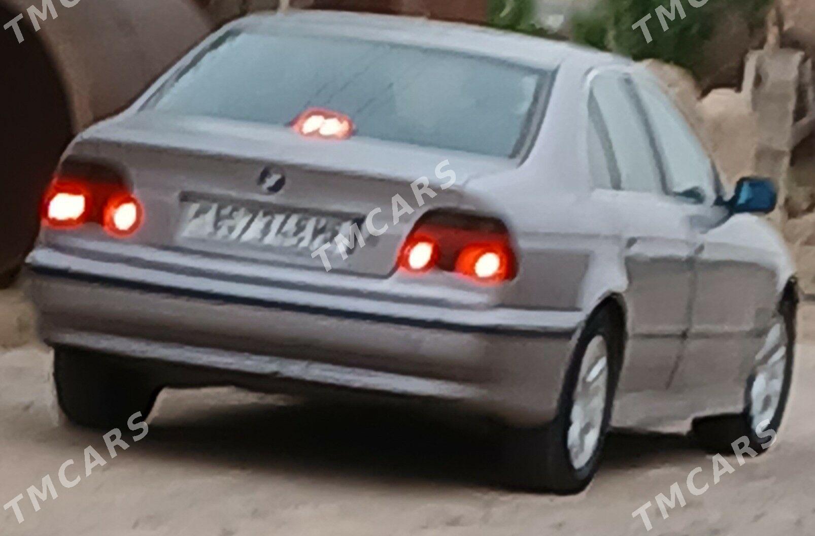BMW E39 1996 - 65 000 TMT - Ýolöten - img 2