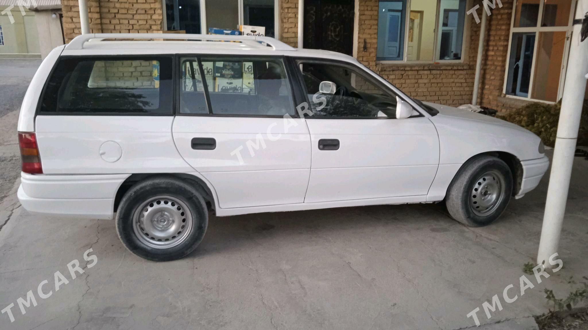 Opel Astra 1992 - 32 000 TMT - Bäherden - img 1