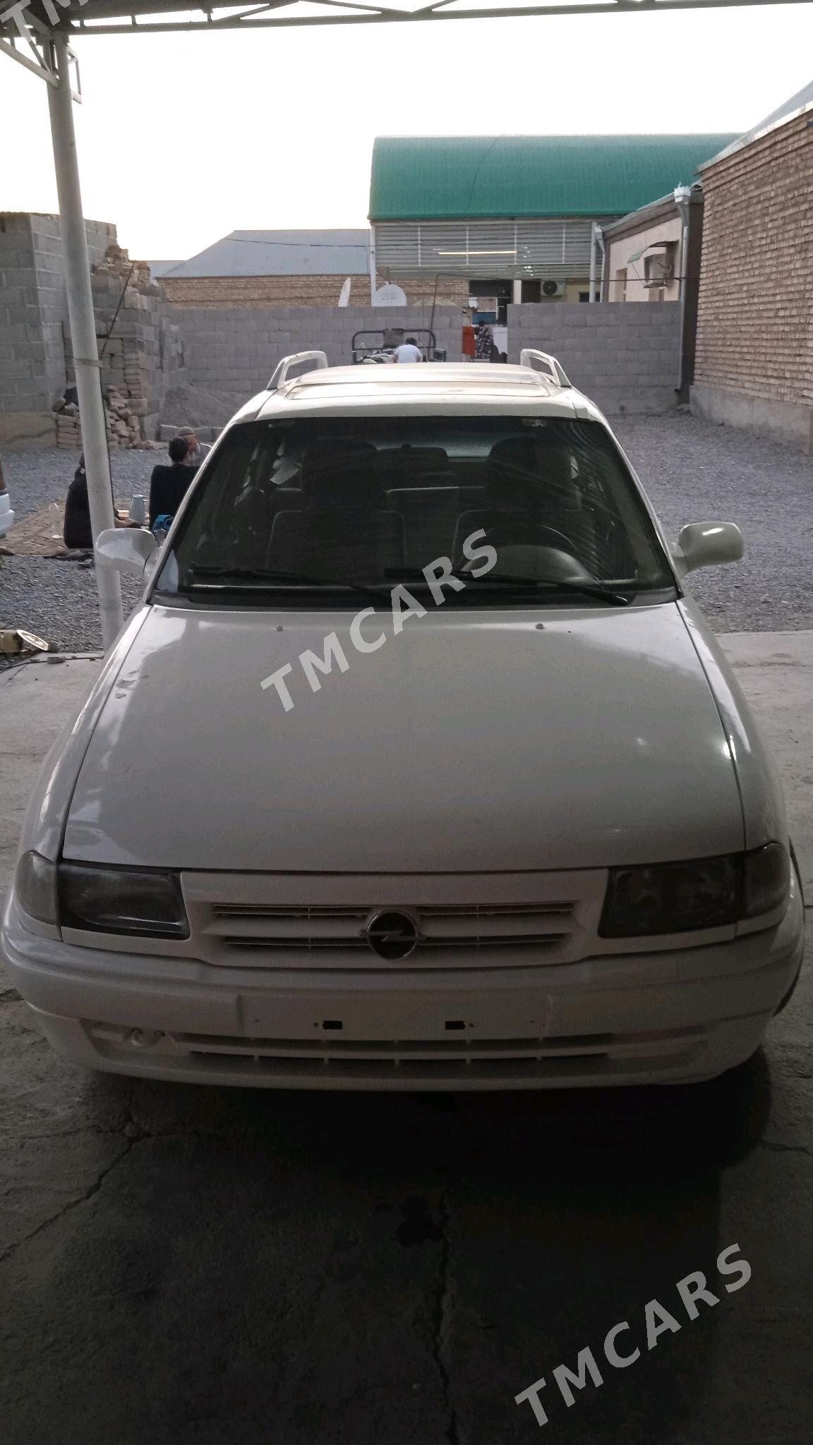 Opel Astra 1992 - 32 000 TMT - Bäherden - img 2
