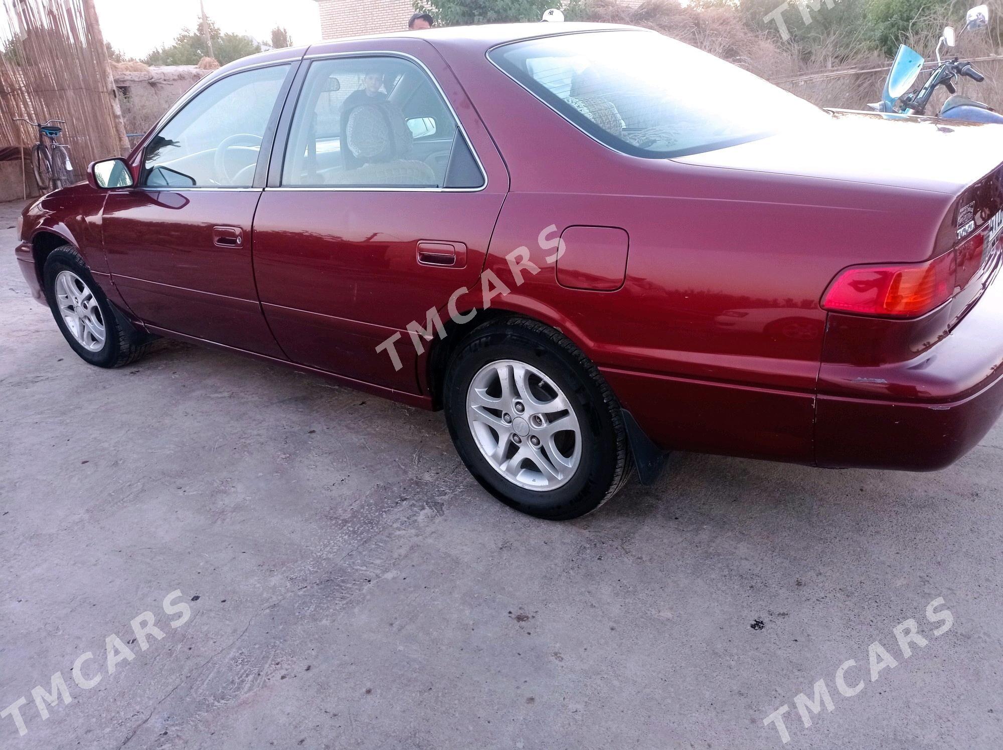 Toyota Camry 2001 - 110 000 TMT - Kerki - img 3