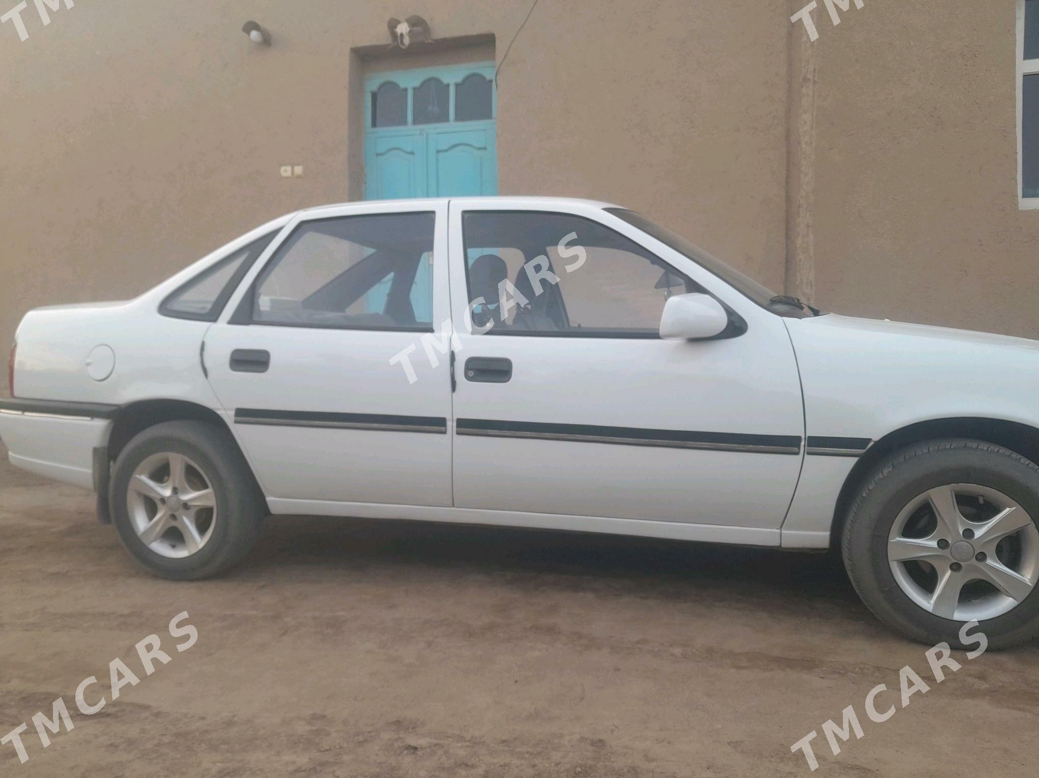 Opel Vectra 1993 - 35 000 TMT - Гурбансолтан Едже - img 3