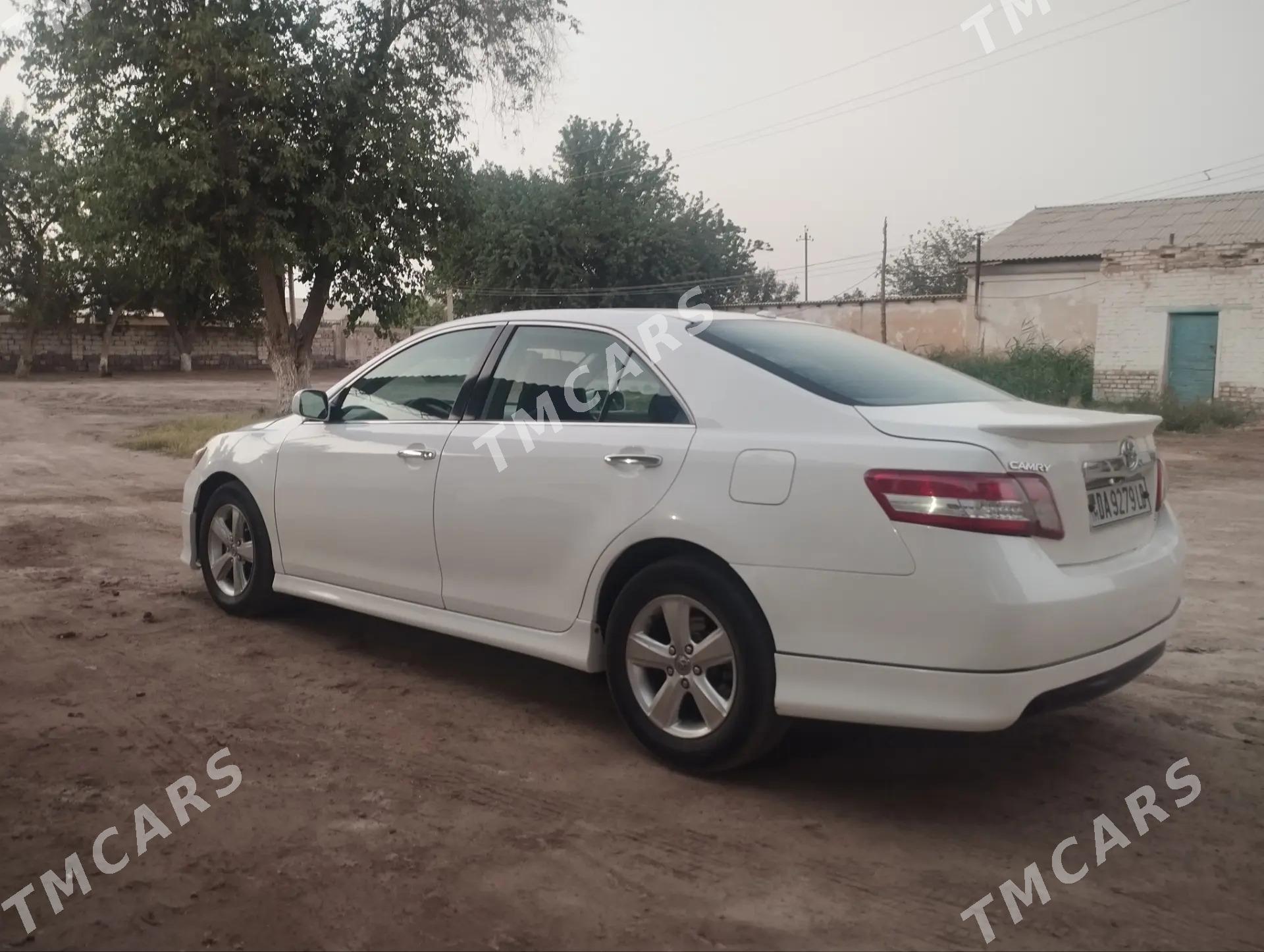 Toyota Camry 2010 - 185 000 TMT - Керки - img 3