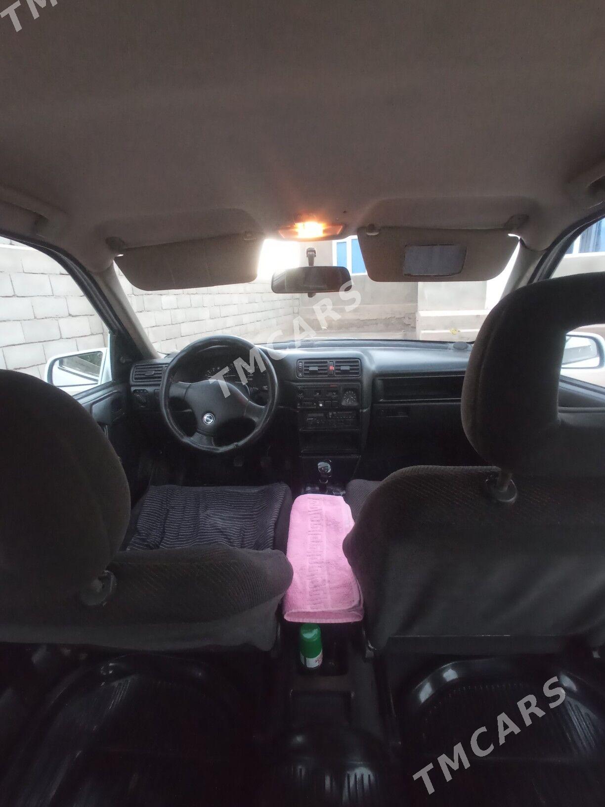 Opel Vectra 1990 - 28 000 TMT - Tejen - img 2
