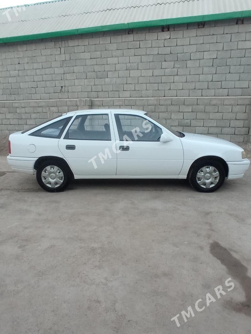 Opel Vectra 1990 - 28 000 TMT - Tejen - img 4