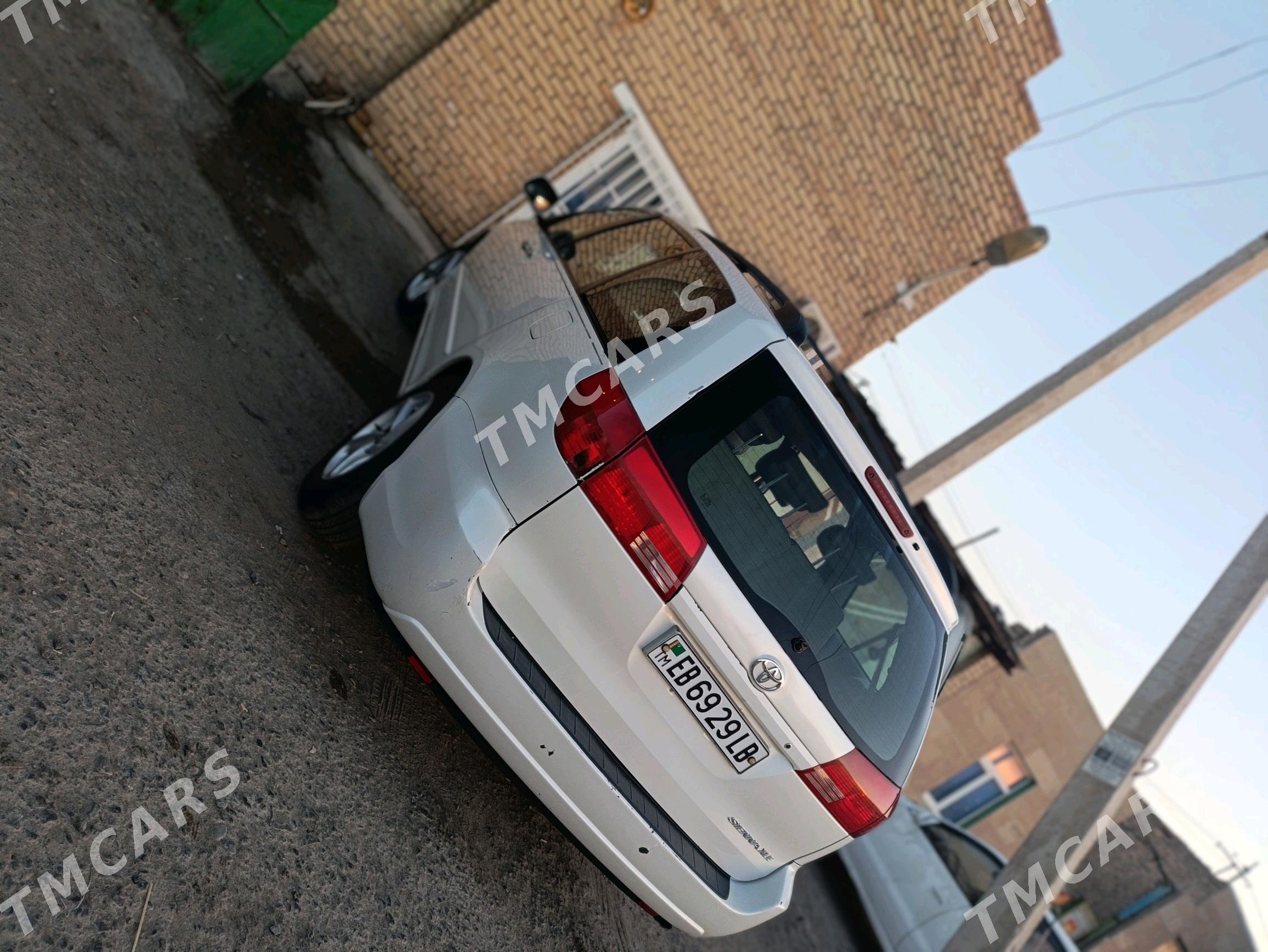 Toyota Sienna 2004 - 210 000 TMT - Туркменабат - img 2