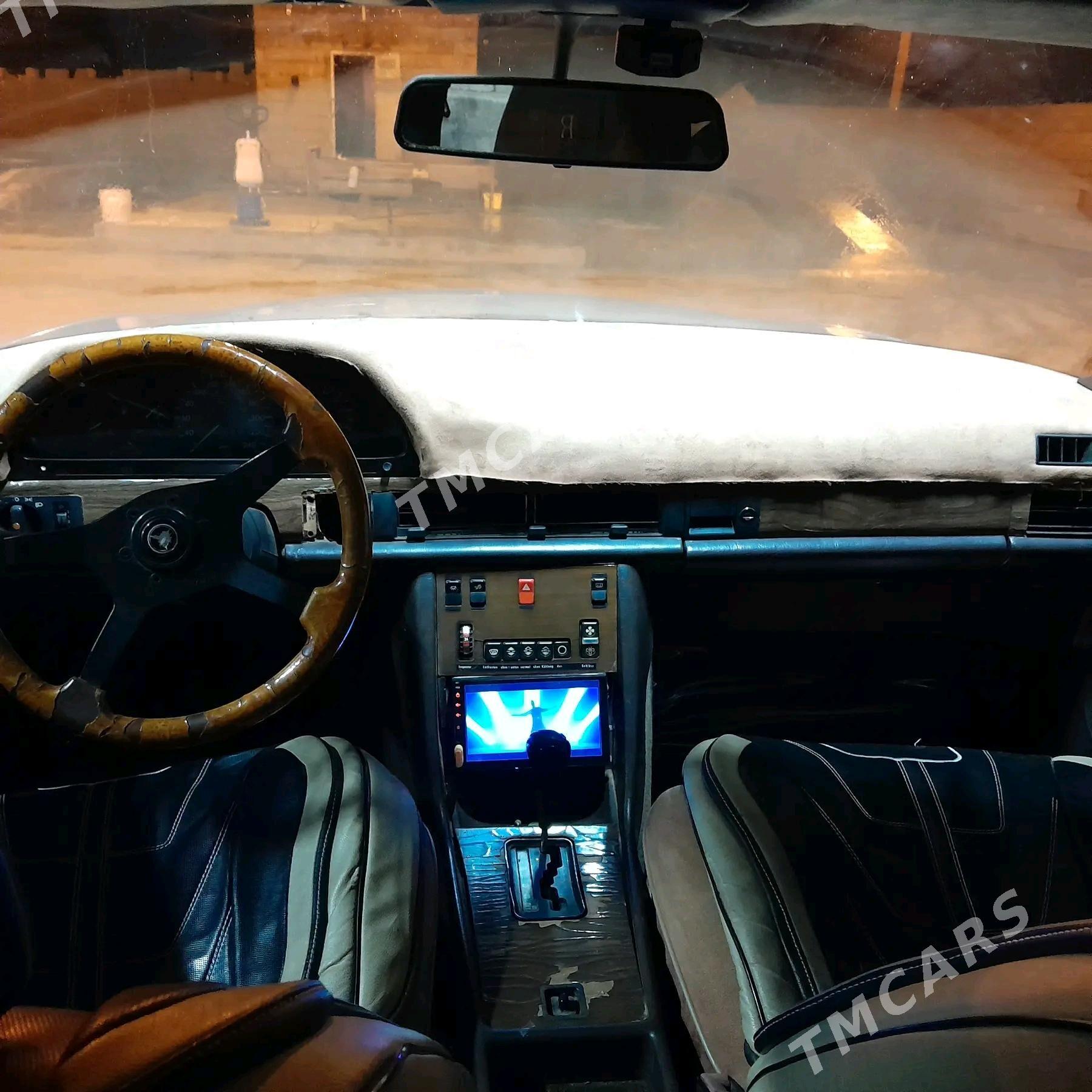 Mercedes-Benz 230E 1989 - 20 000 TMT - Bedew - img 2