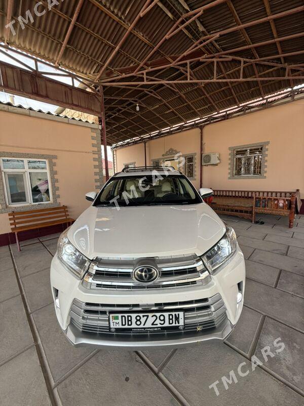 Toyota Highlander 2018 - 480 000 TMT - Gumdag - img 3