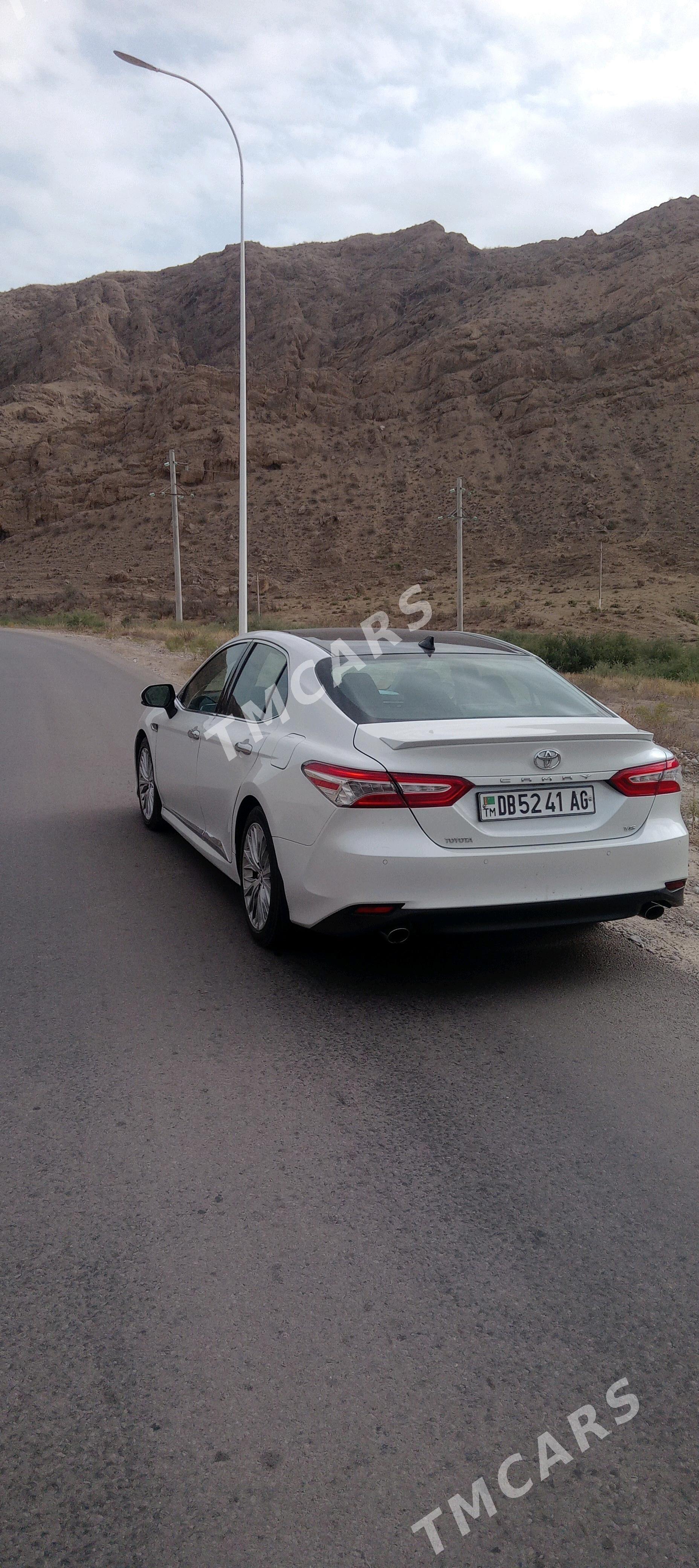 Toyota Camry 2017 - 340 000 TMT - Ашхабад - img 4
