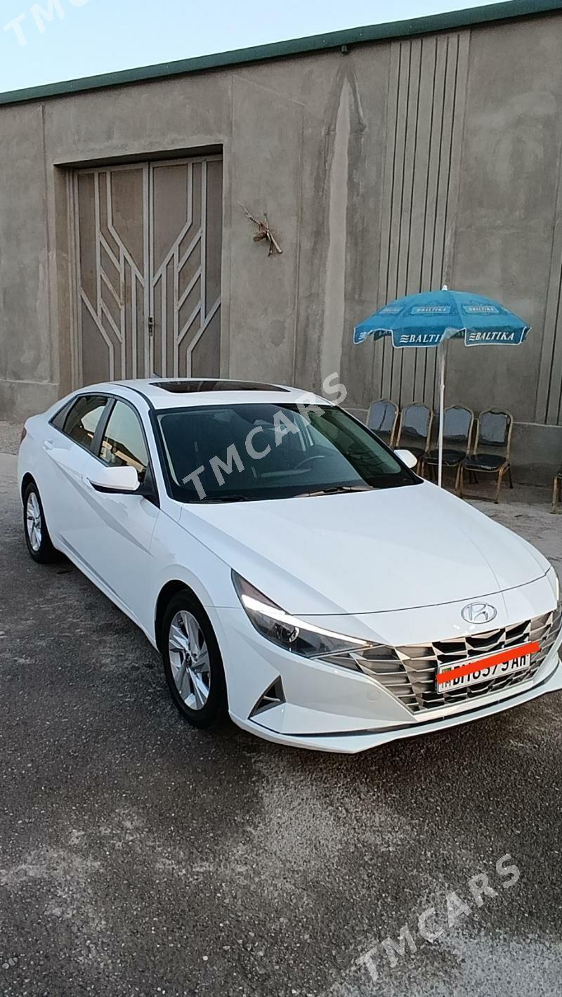 Hyundai Elantra 2022 - 260 000 TMT - Гёкдепе - img 4