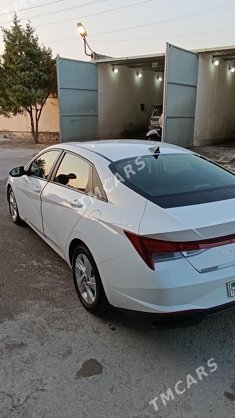 Hyundai Elantra 2022 - 260 000 TMT - Гёкдепе - img 2