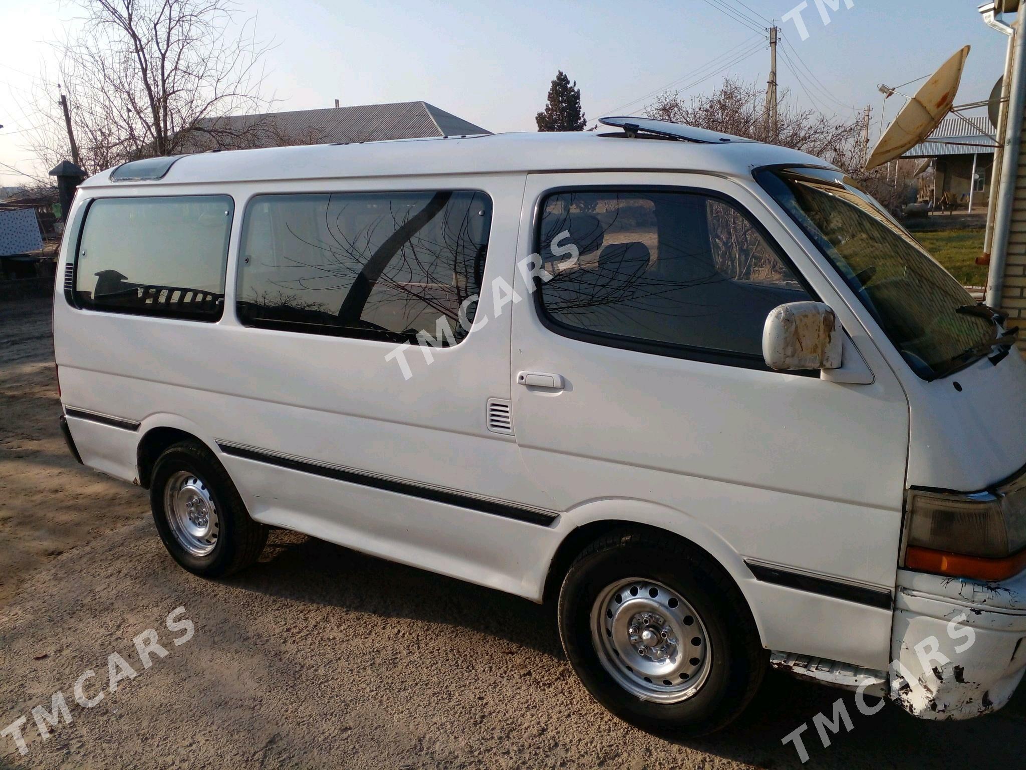 Toyota Hiace 1990 - 60 000 TMT - Мары - img 1