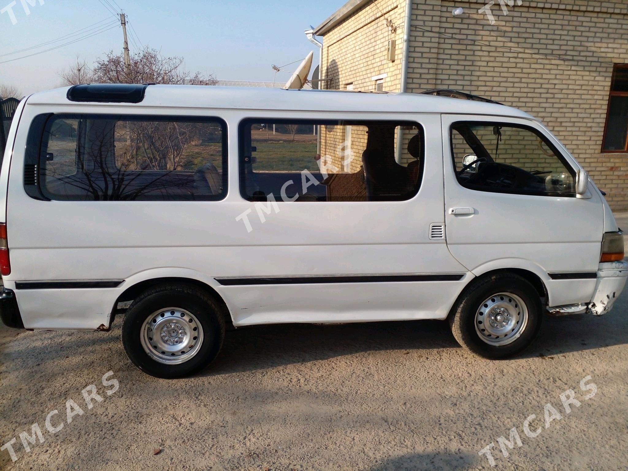Toyota Hiace 1990 - 60 000 TMT - Мары - img 4