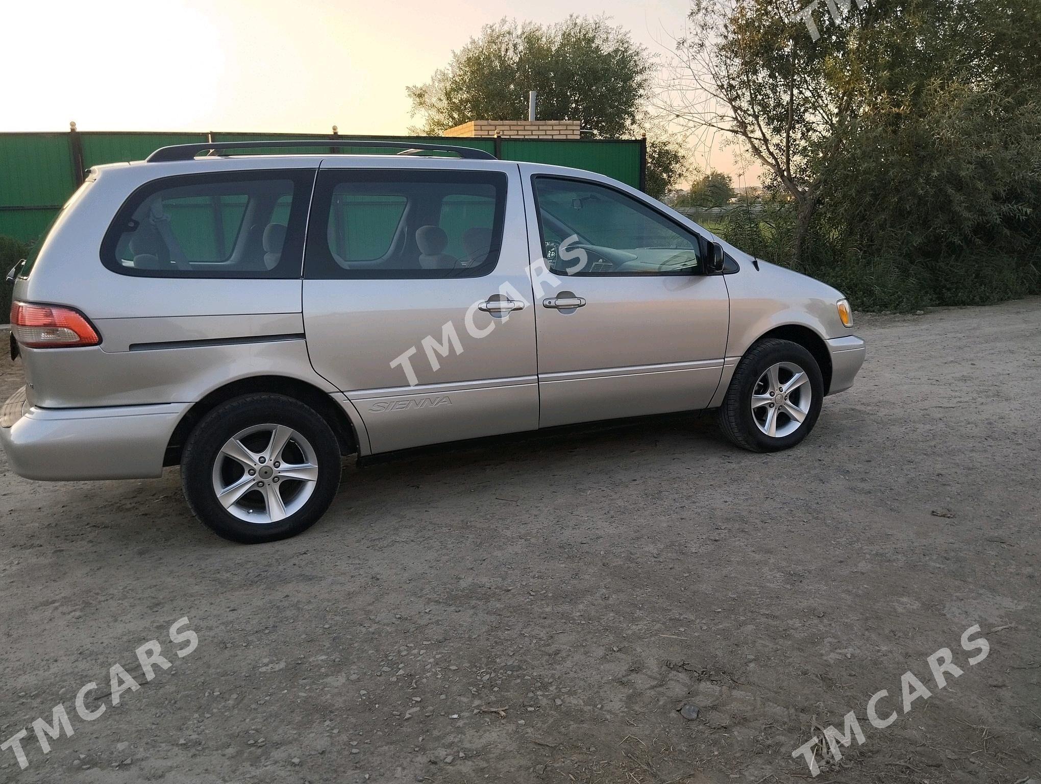 Toyota Sienna 2002 - 164 000 TMT - Mary - img 2