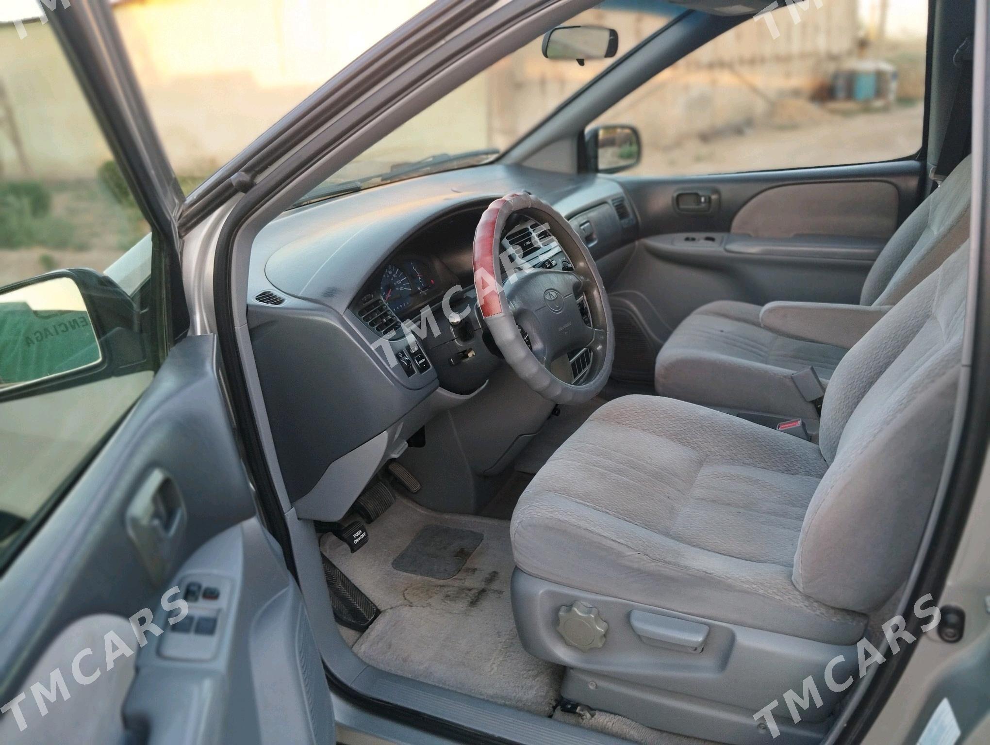 Toyota Sienna 2002 - 164 000 TMT - Mary - img 5