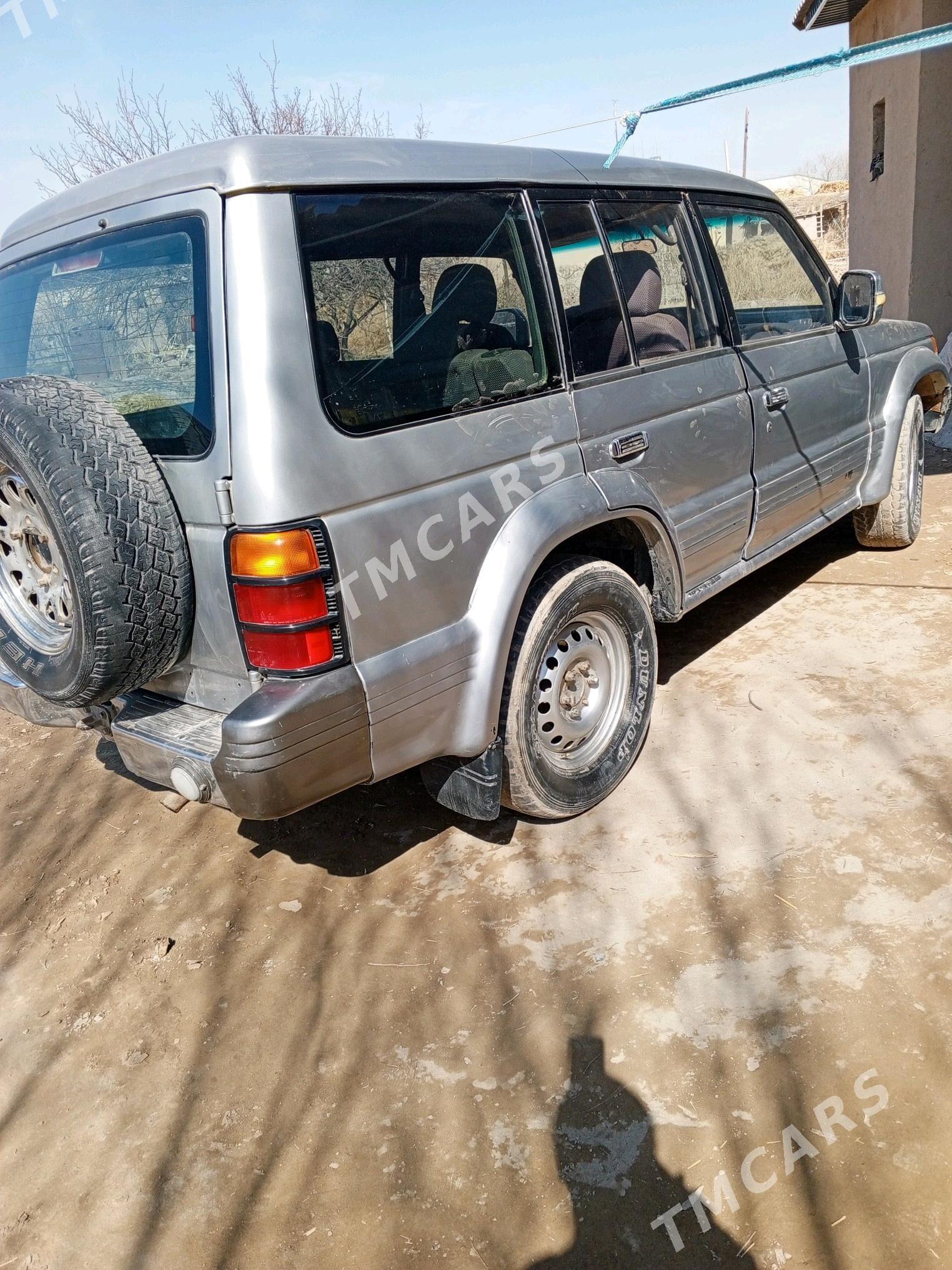 Mitsubishi Montero 1993 - 38 000 TMT - Köneürgenç - img 3