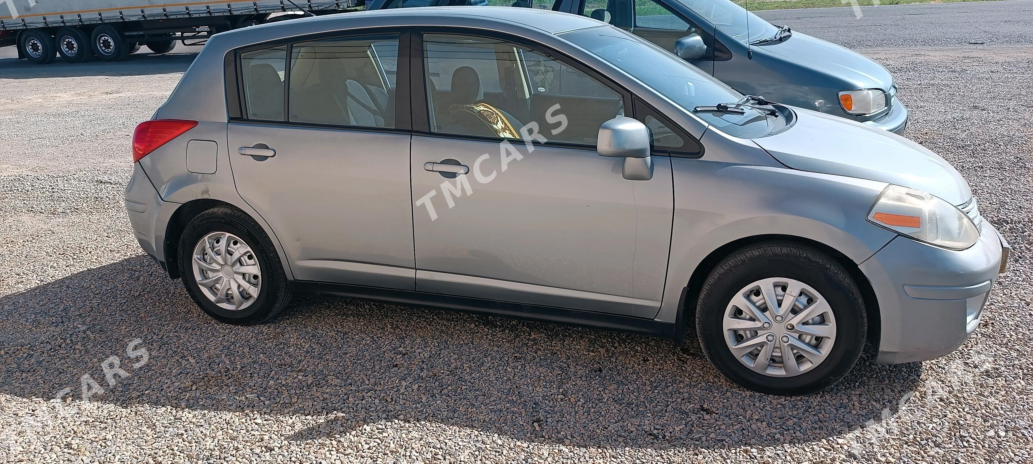 Nissan Versa 2009 - 100 000 TMT - Mary - img 3