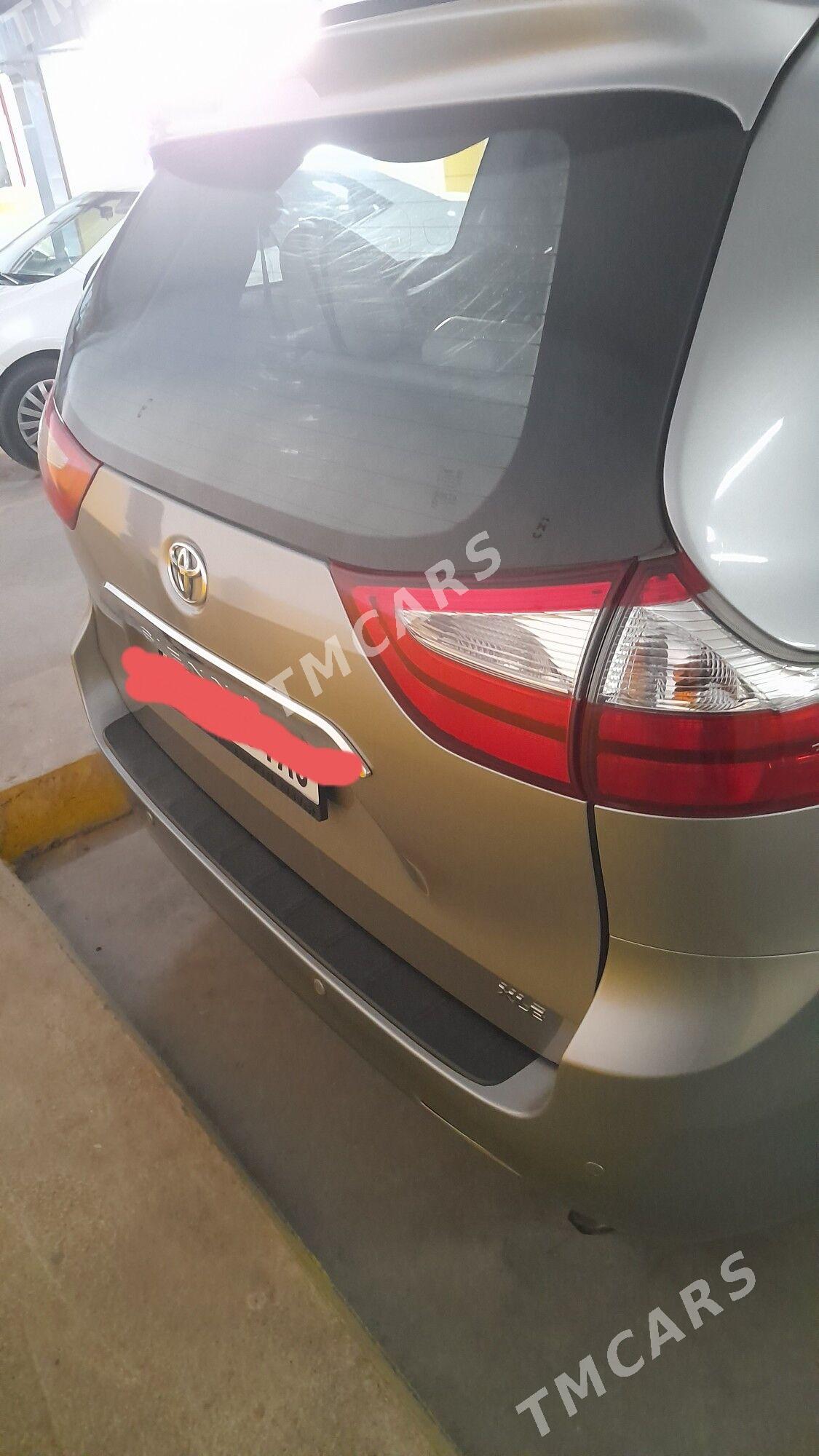 Toyota Sienna 2015 - 390 000 TMT - Aşgabat - img 2