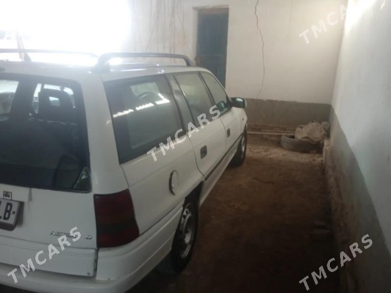 Opel Astra 1995 - 35 000 TMT - Halaç - img 4