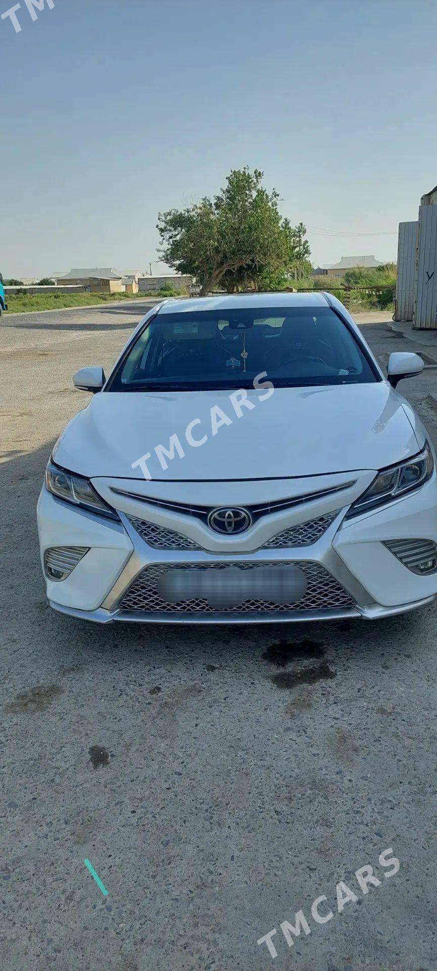 Toyota Camry 2019 - 280 000 TMT - Мары - img 3