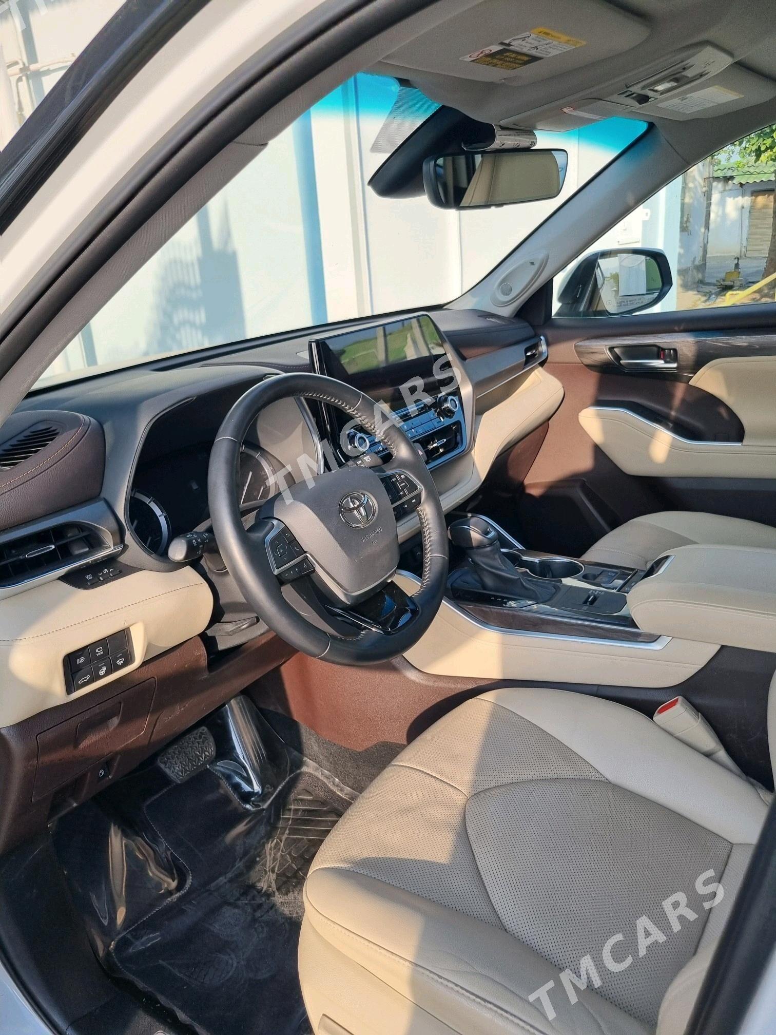 Toyota Highlander 2021 - 750 000 TMT - Aşgabat - img 7