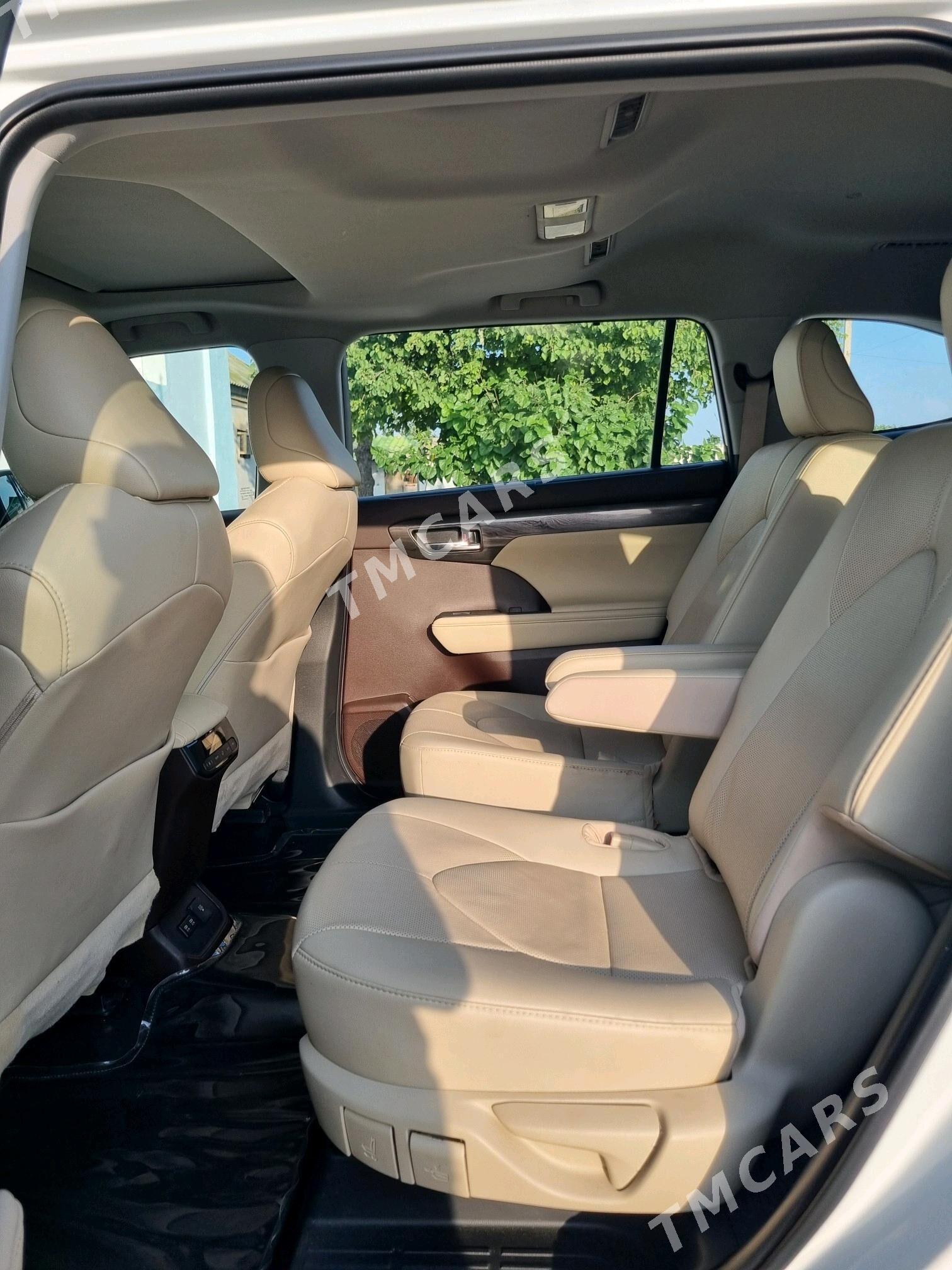 Toyota Highlander 2021 - 750 000 TMT - Aşgabat - img 9