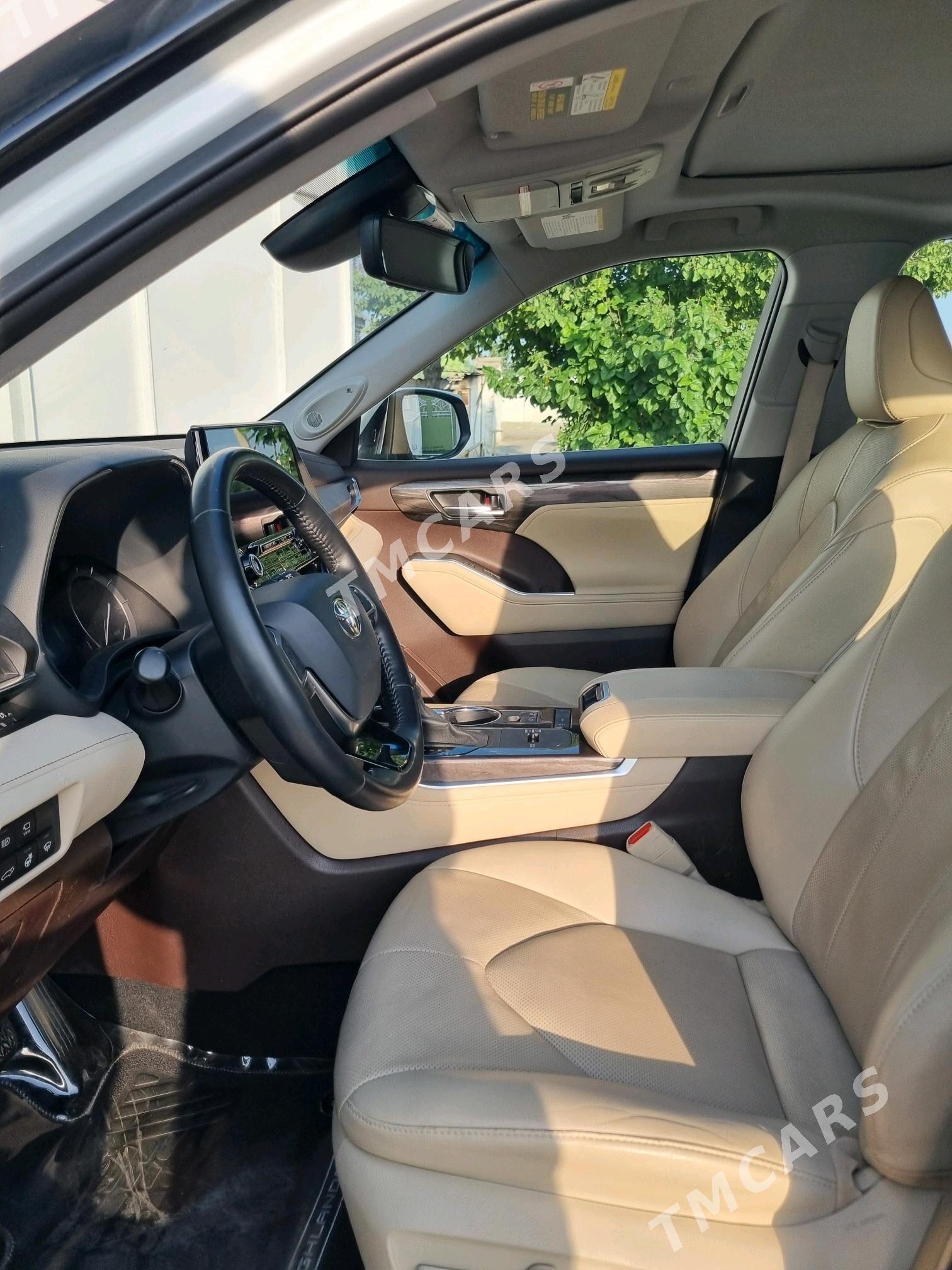 Toyota Highlander 2021 - 750 000 TMT - Aşgabat - img 8