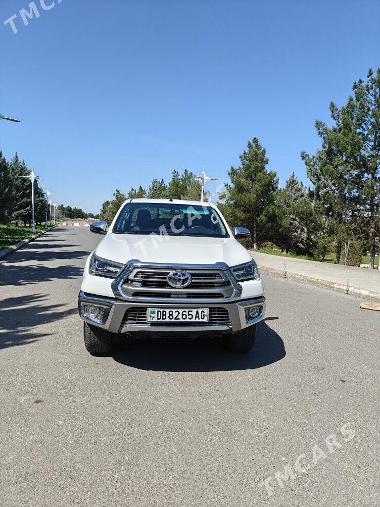 Toyota Hilux 2021 - 525 000 TMT - Aşgabat - img 2