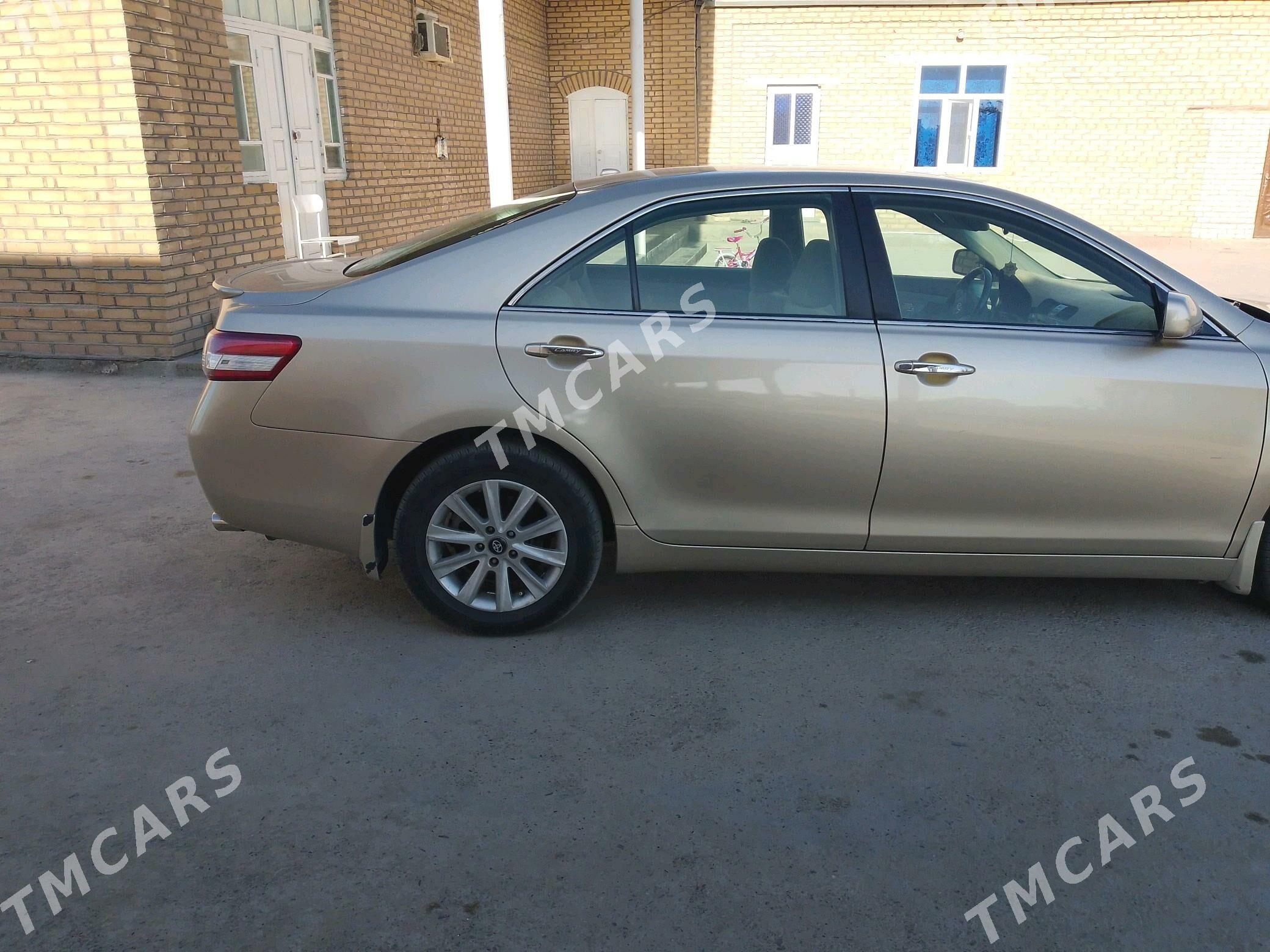Toyota Camry 2010 - 170 000 TMT - Мары - img 2