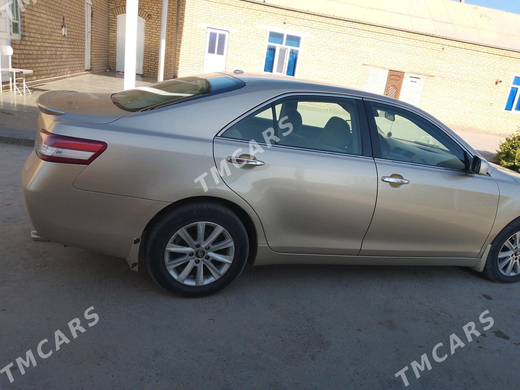 Toyota Camry 2010 - 170 000 TMT - Мары - img 4