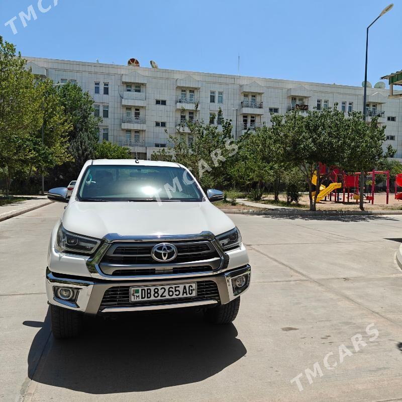 Toyota Hilux 2021 - 525 000 TMT - Aşgabat - img 8