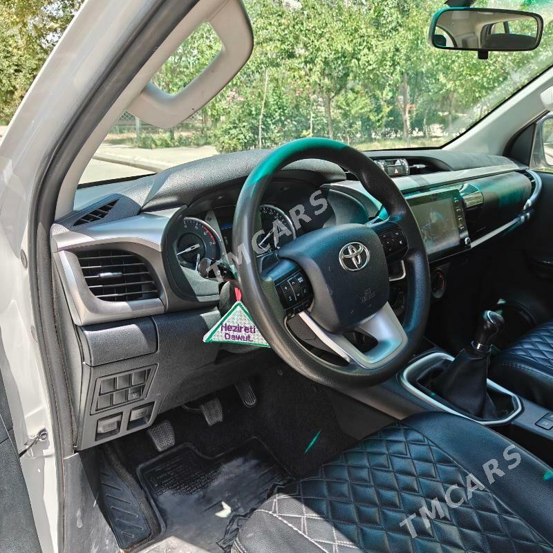 Toyota Hilux 2021 - 525 000 TMT - Aşgabat - img 7
