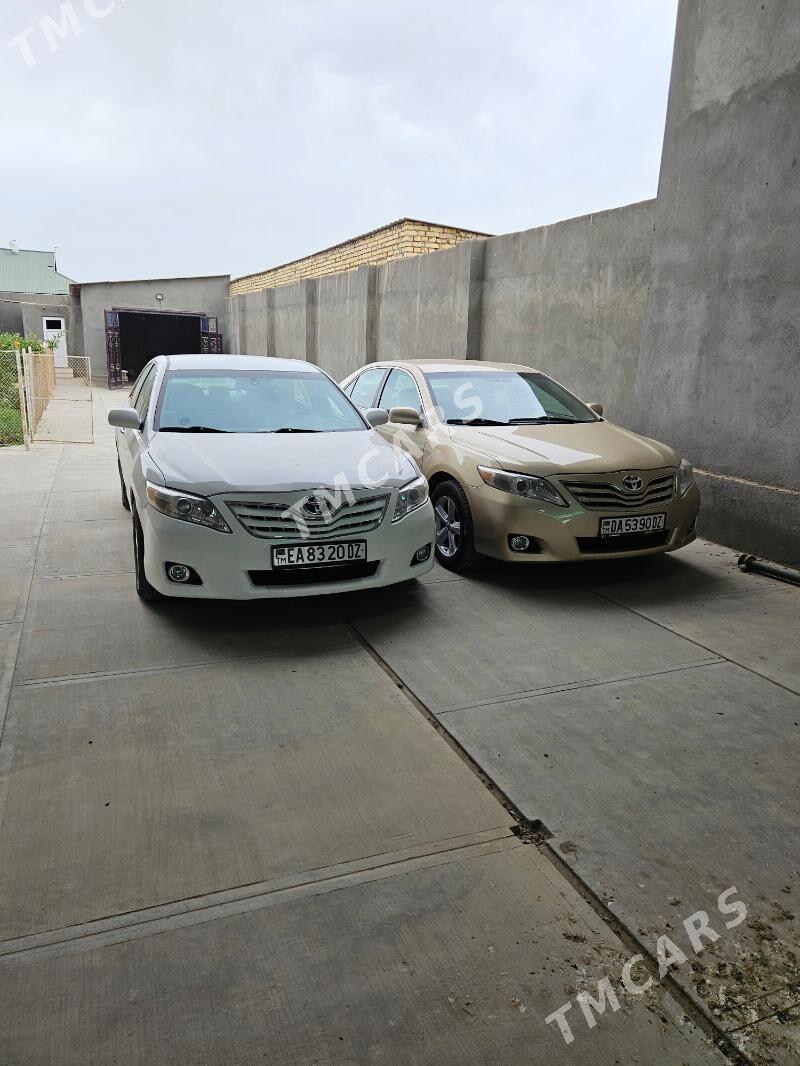 Toyota Camry 2011 - 210 000 TMT - Дашогуз - img 2