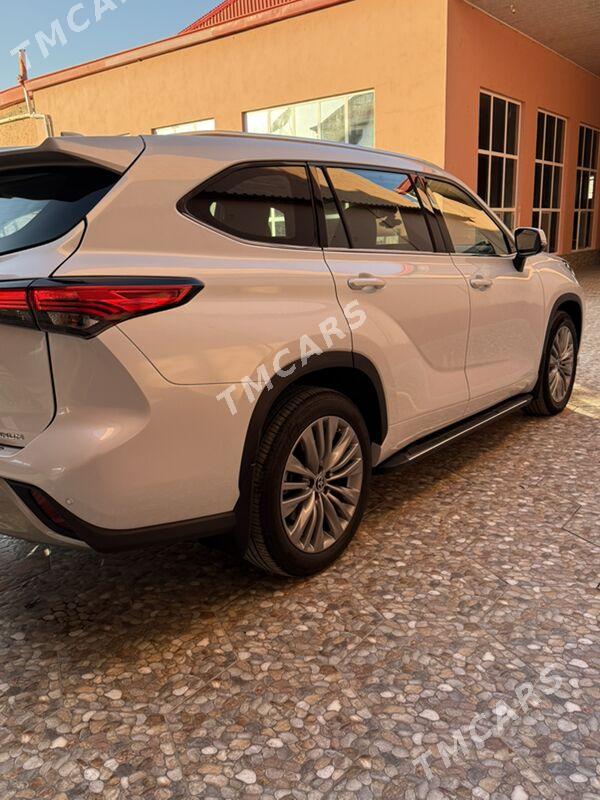 Toyota Highlander 2022 - 760 000 TMT - Мары - img 3