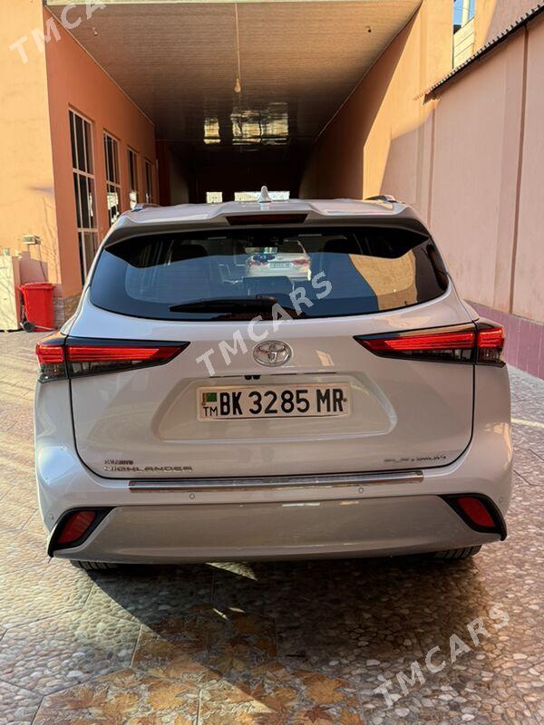Toyota Highlander 2022 - 760 000 TMT - Мары - img 5