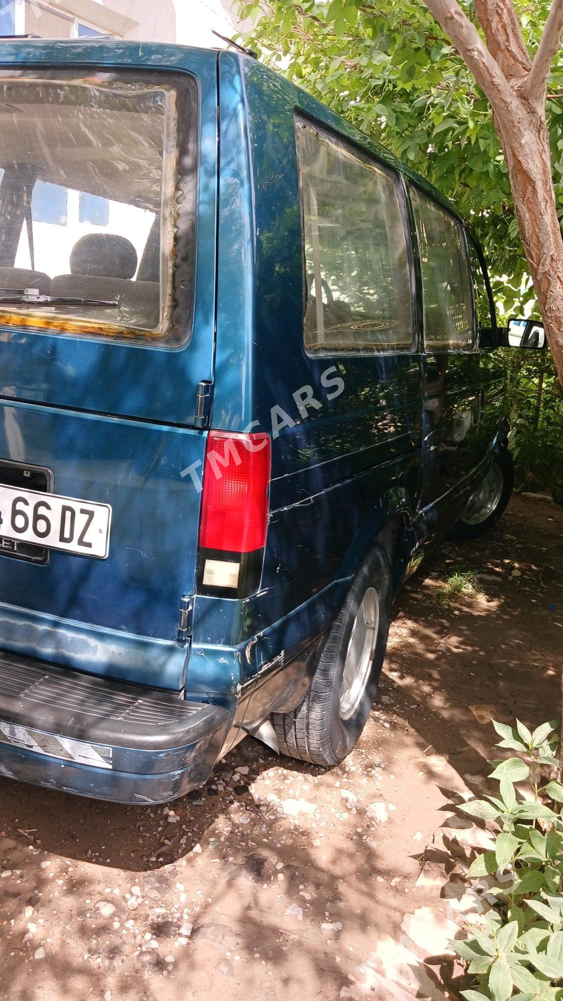 Chevrolet Astro 1995 - 25 000 TMT - Дашогуз - img 4