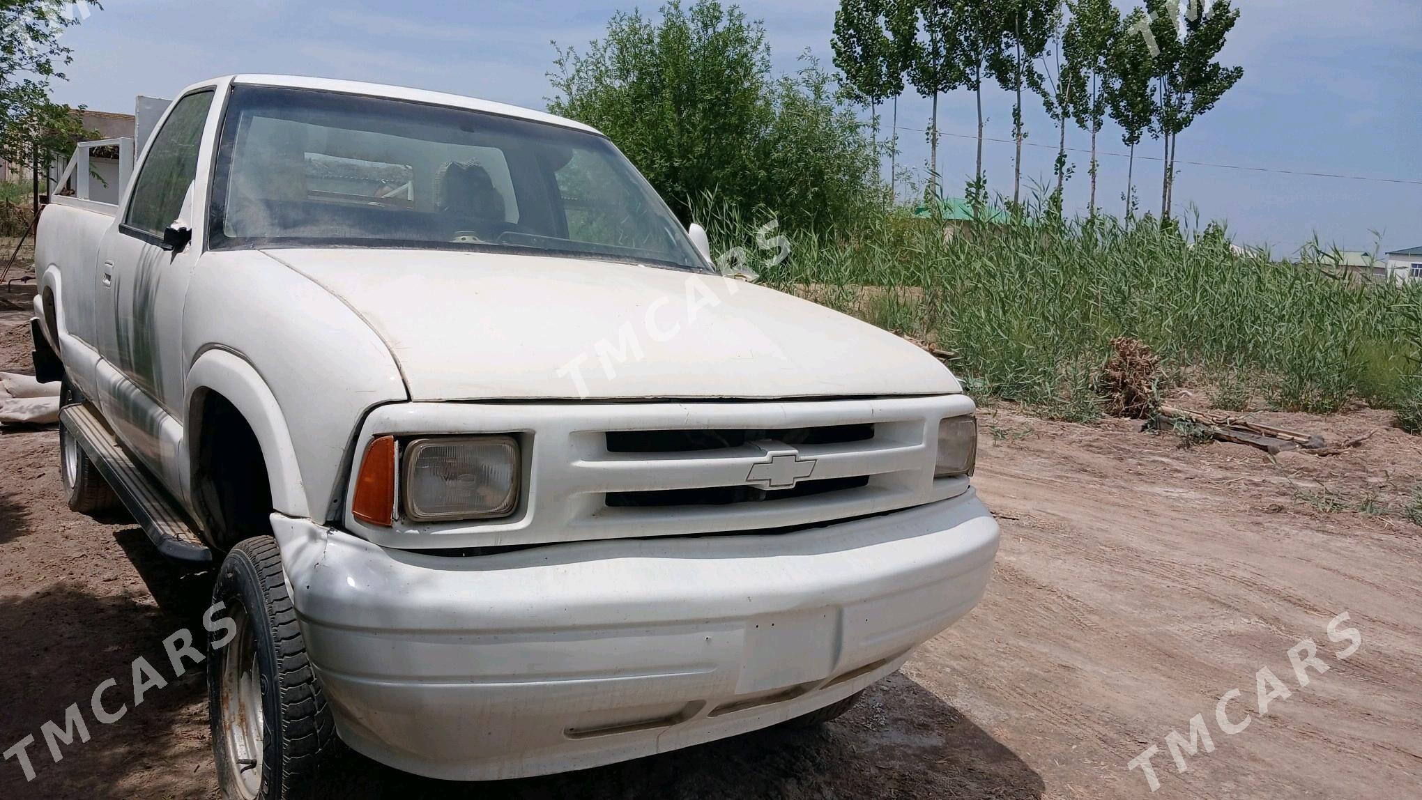 Chevrolet S10 1995 - 35 000 TMT - Дашогуз - img 2