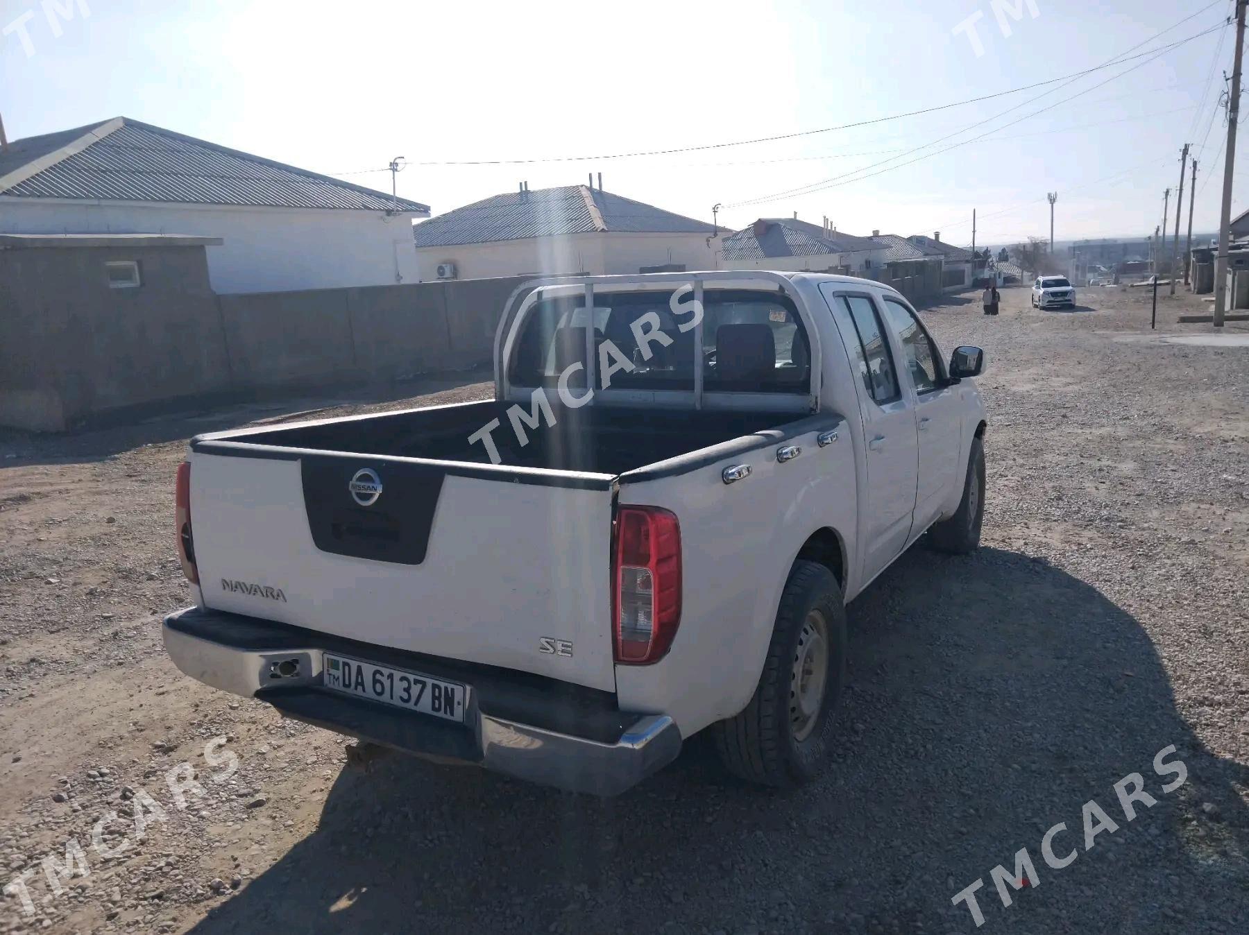 Nissan Navara 2014 - 130 000 TMT - Balkanabat - img 2