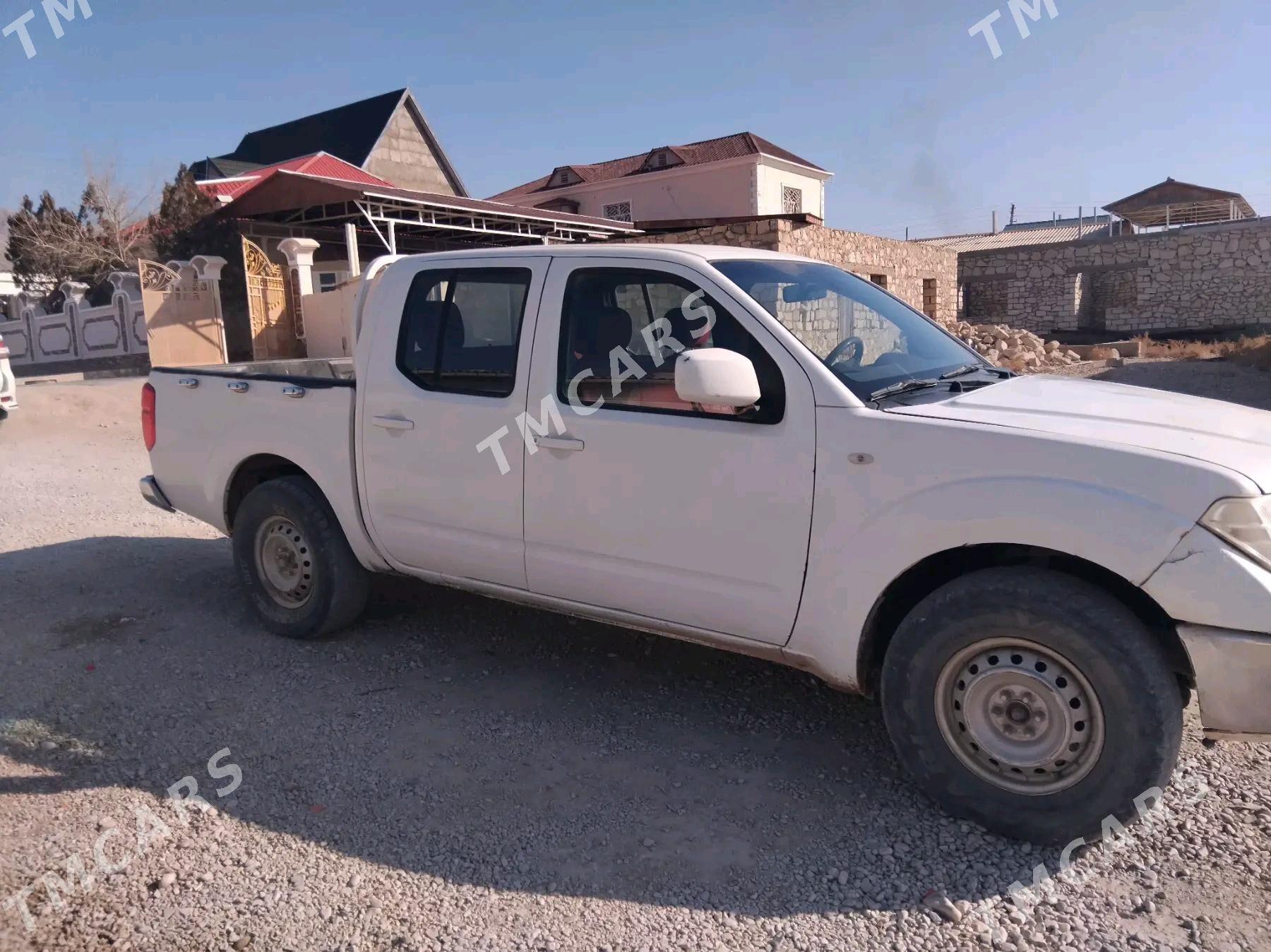 Nissan Navara 2014 - 130 000 TMT - Balkanabat - img 3