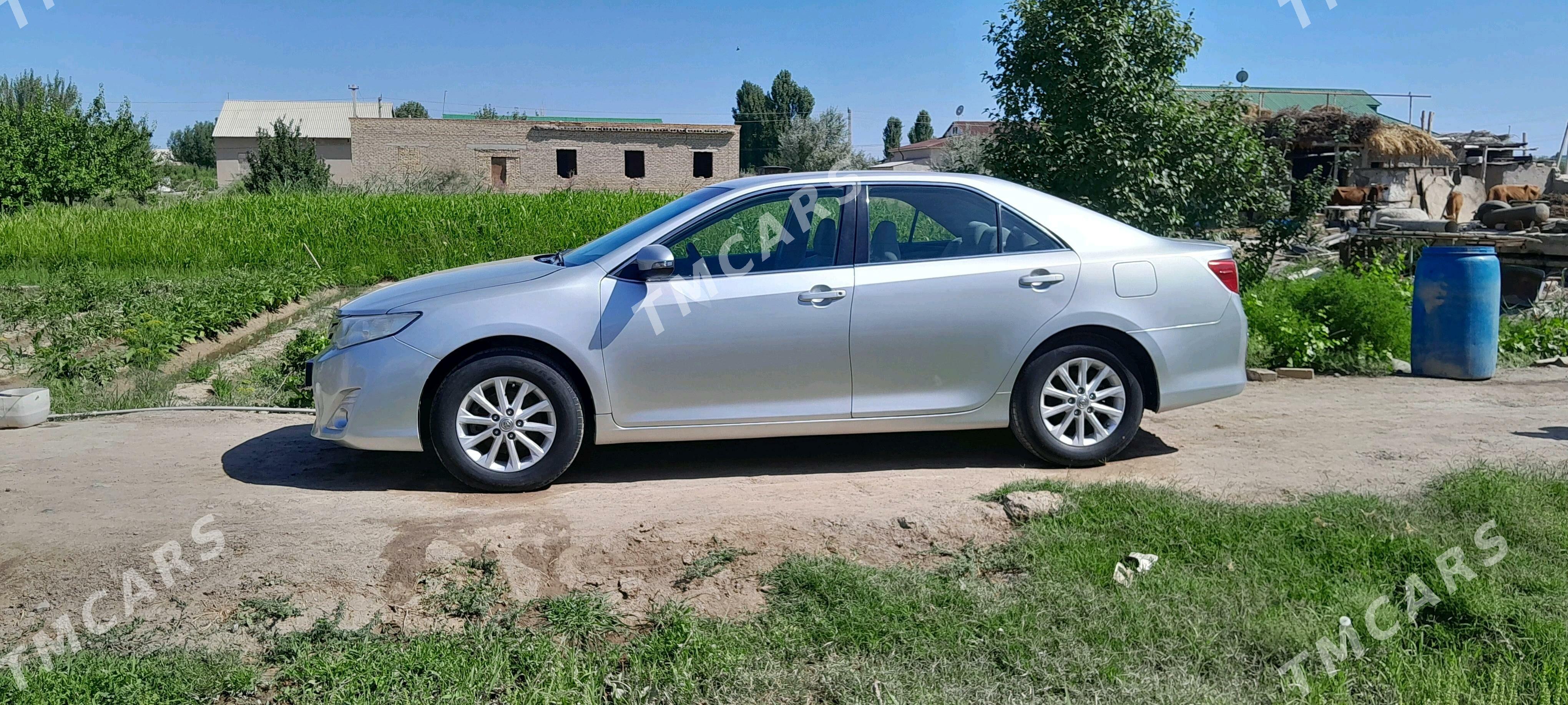 Toyota Camry 2013 - 240 000 TMT - Köneürgenç - img 3