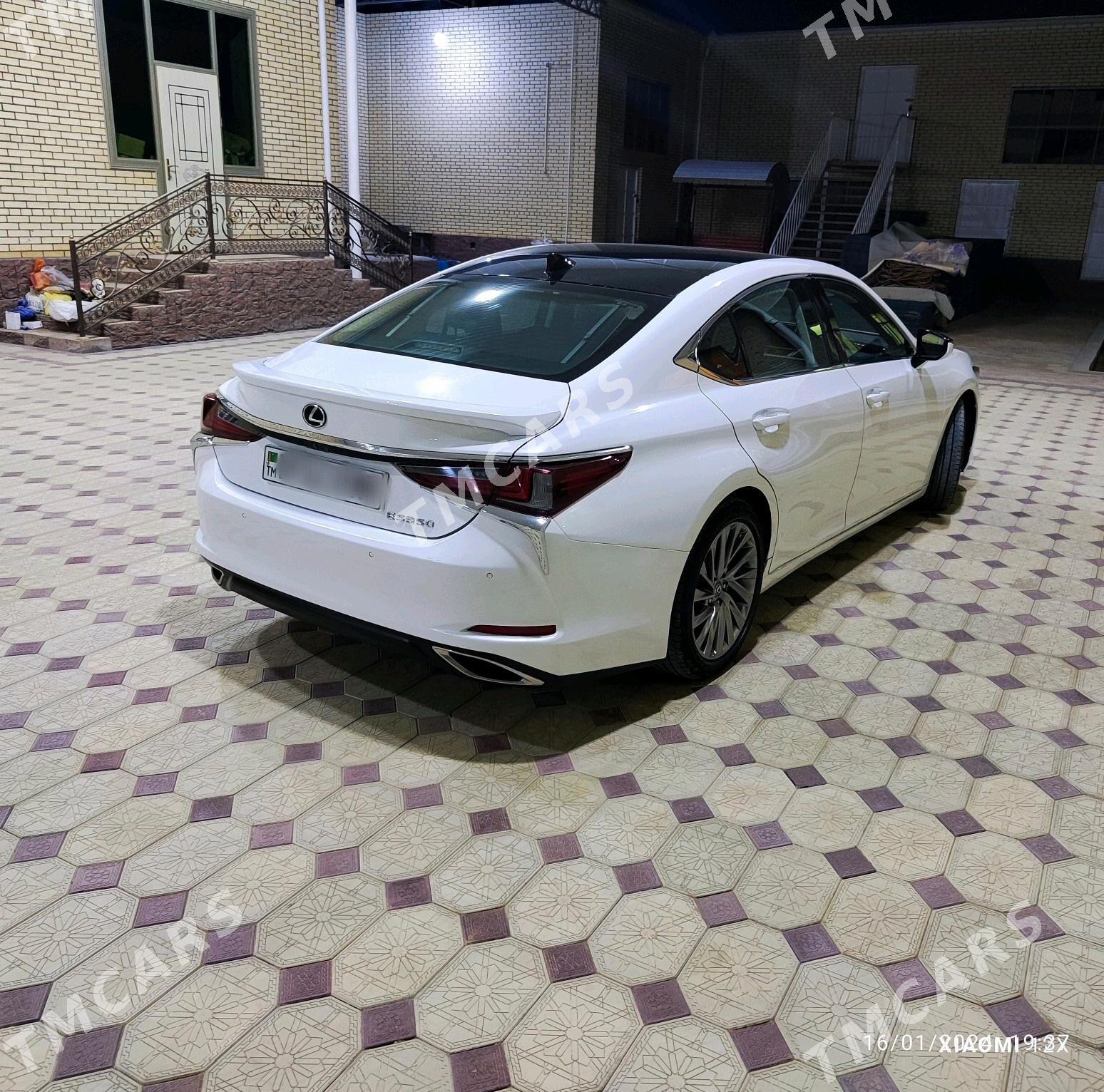Lexus ES 350 2019 - 562 000 TMT - Мары - img 2