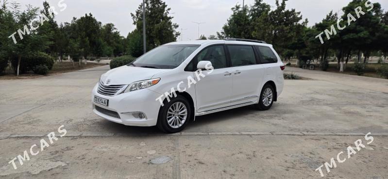 Toyota Sienna 2016 - 329 000 TMT - Бузмеин ГРЭС - img 2