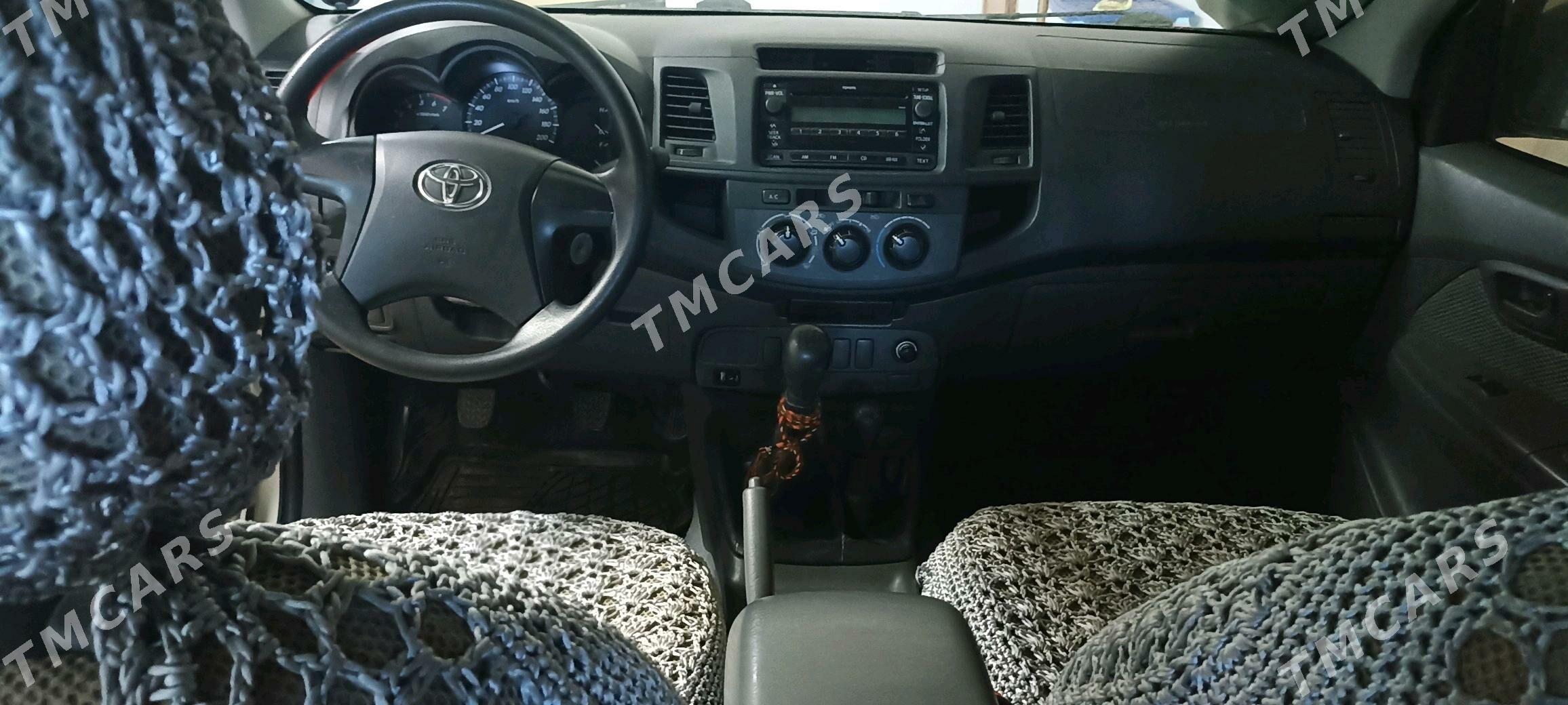 Toyota Hilux 2013 - 555 000 TMT - Gurbansoltan Eje - img 6