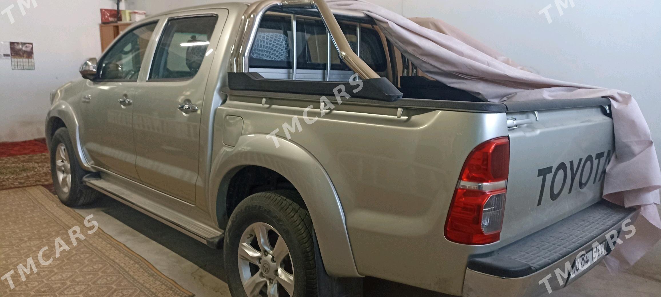 Toyota Hilux 2013 - 555 000 TMT - Gurbansoltan Eje - img 7