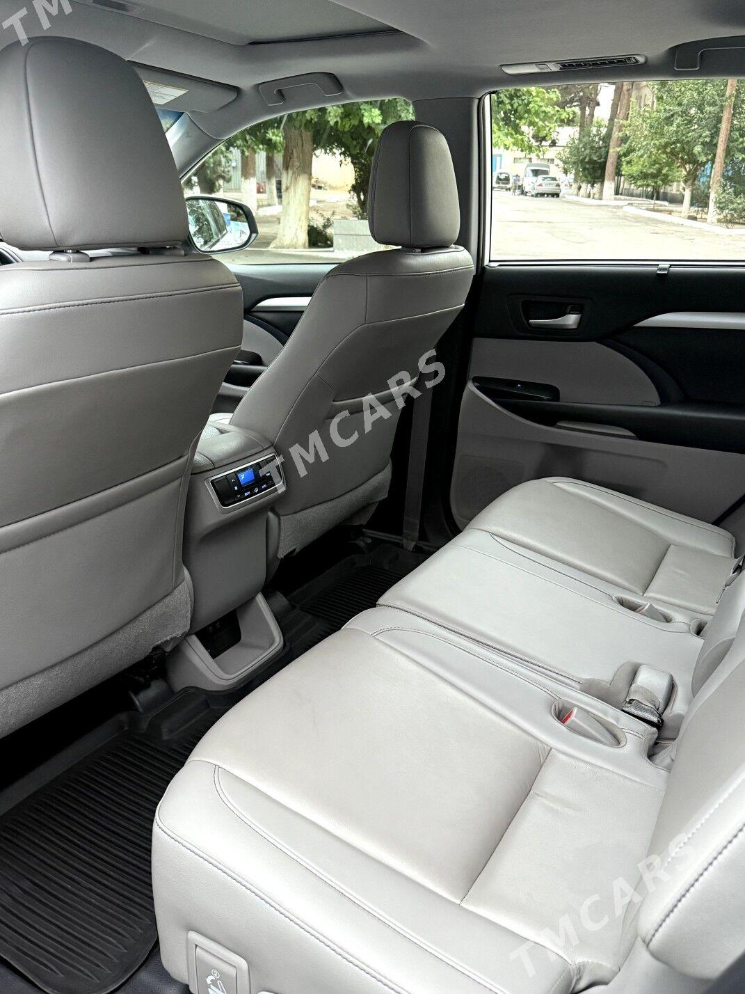 Toyota Highlander 2019 - 430 000 TMT - Aşgabat - img 6