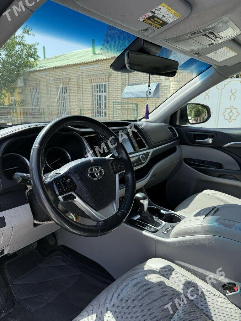 Toyota Highlander 2019 - 400 000 TMT - Теджен - img 7